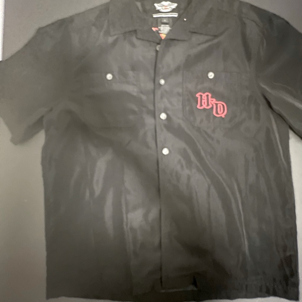 Harley Davison Button up excellent condition no flaws cool back,tuff must cop!!